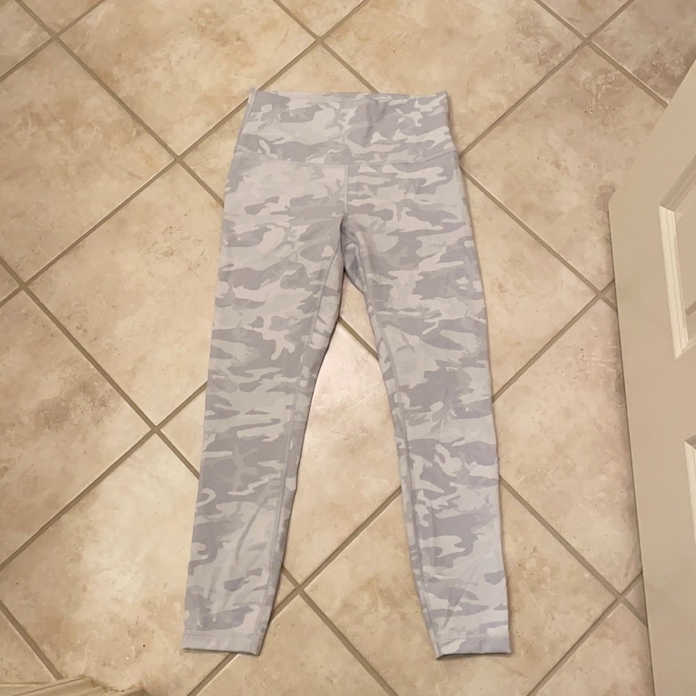 COPY - Lululemon White Camo *Jacquard Wunder Unders!
